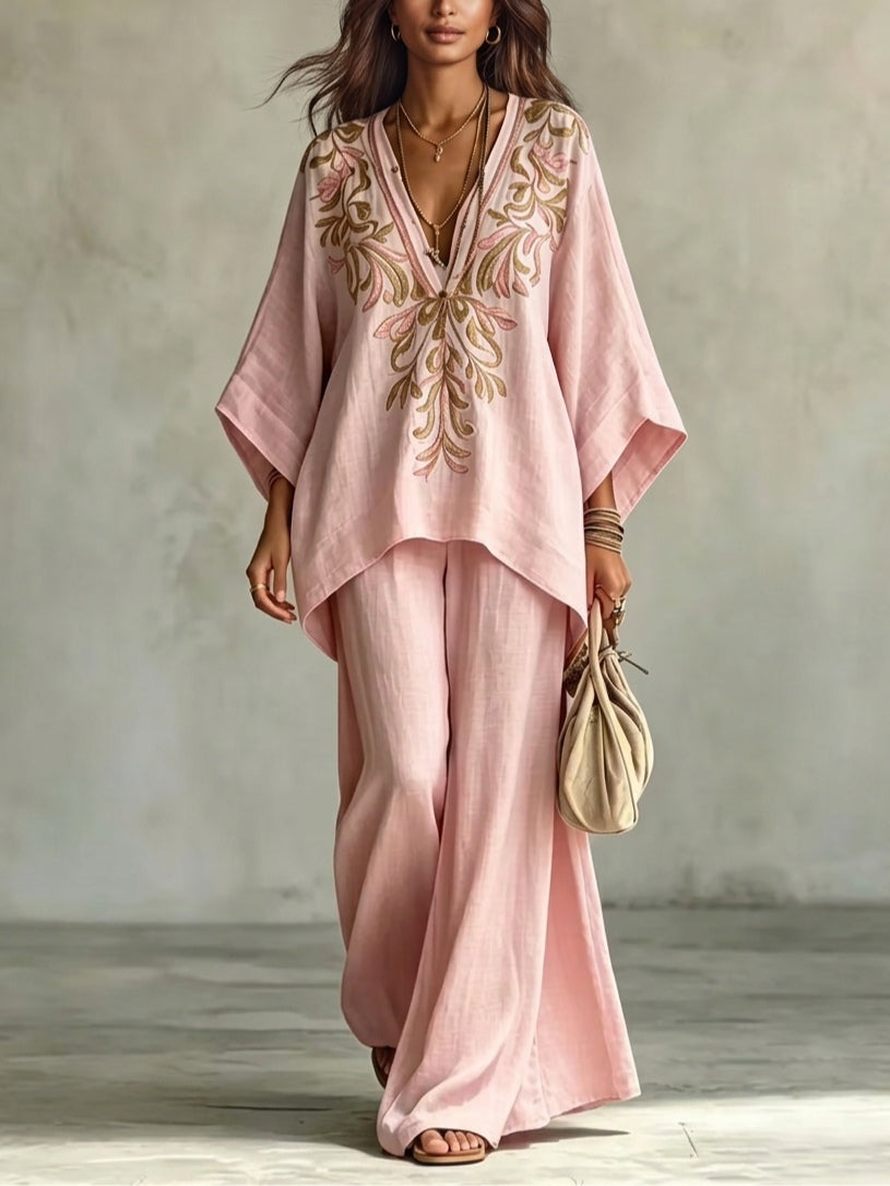 Marianna | Completo rosa con top a mantella ricamato e pantaloni ampi
